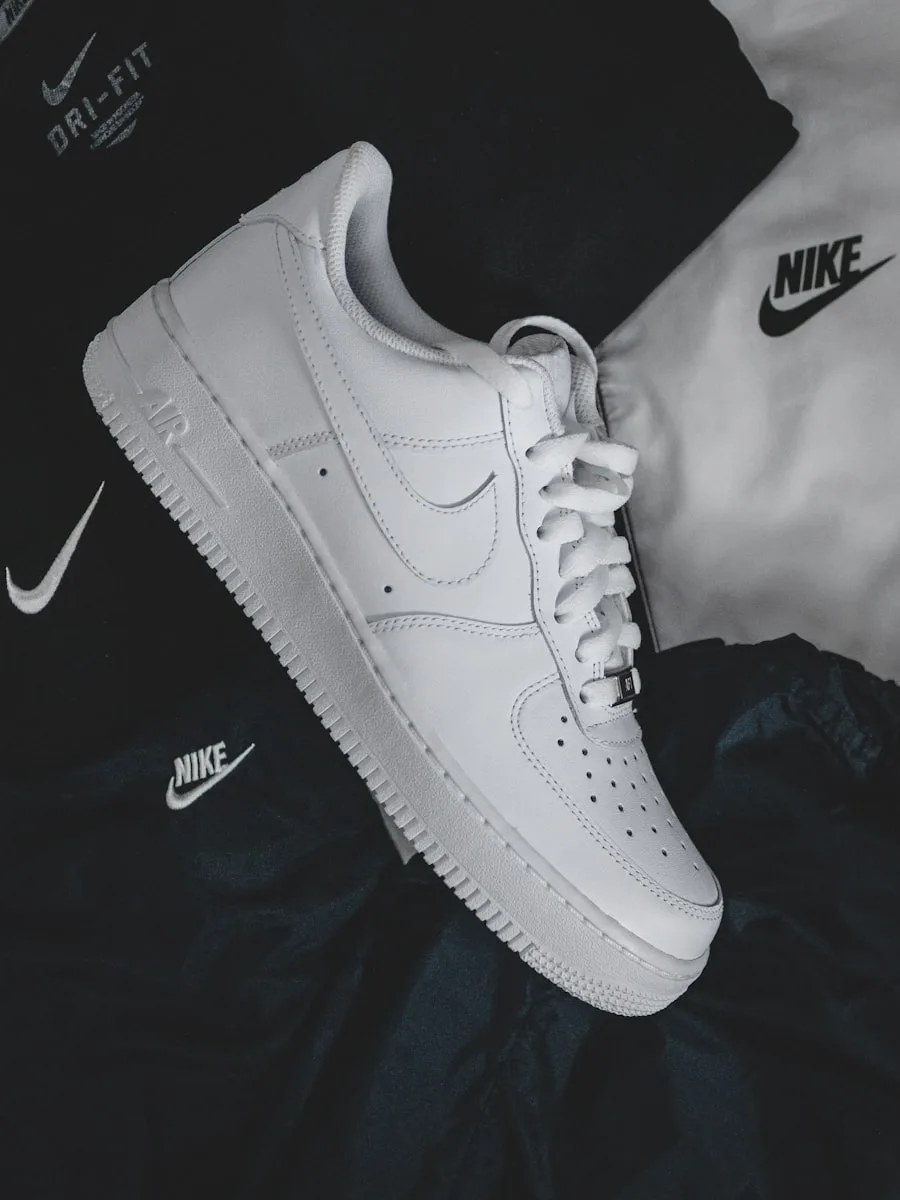 Livia Sneaker — Beyaz Dana derisi · Sneaker
